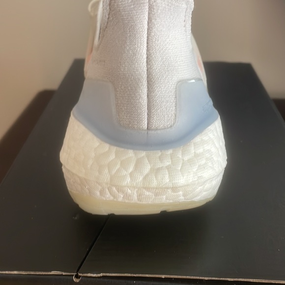 Ultraboost 21 W, size 7.5 - Picture 3 of 6